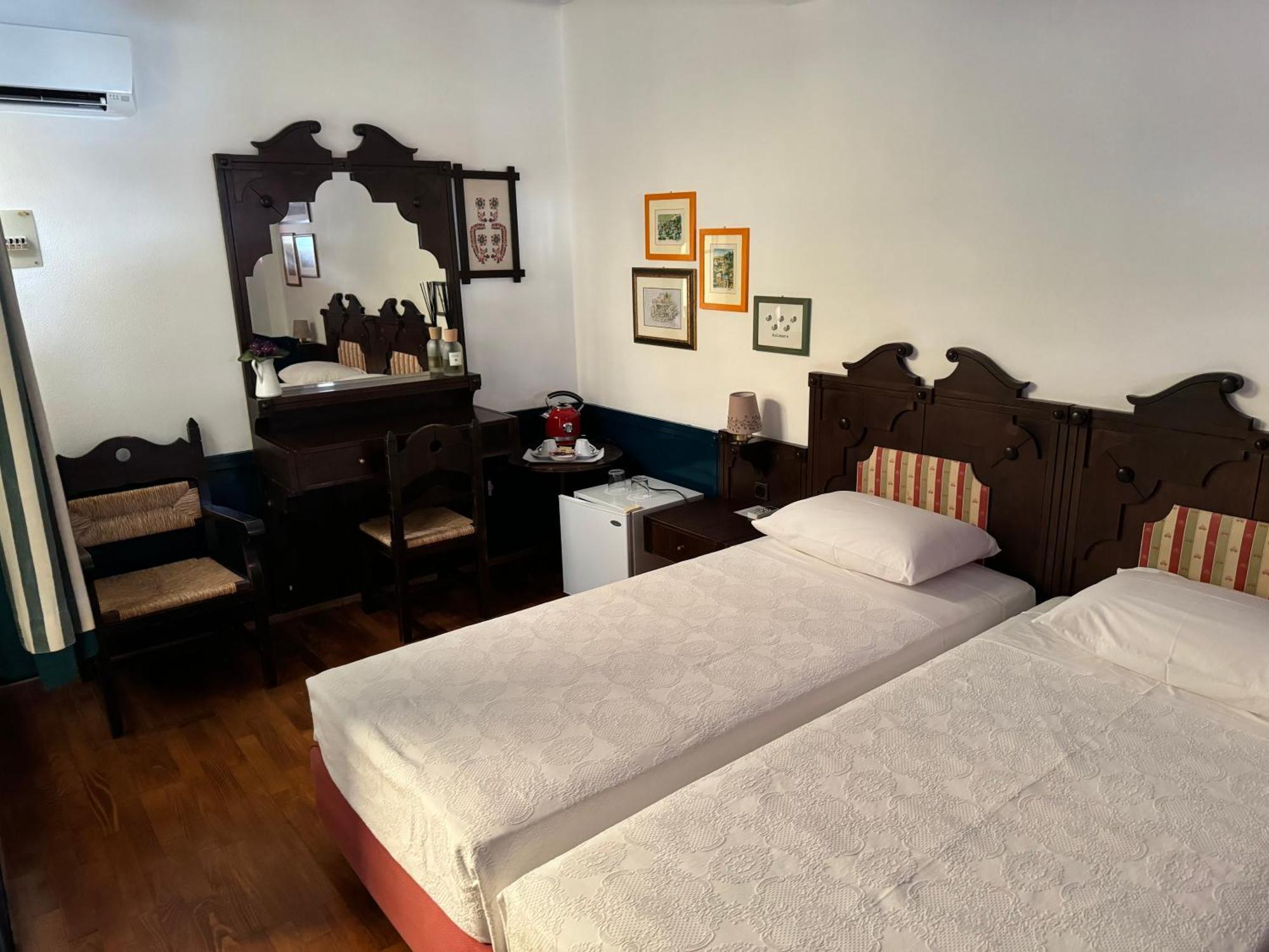 Hotel Aliki Szími Kültér fotó