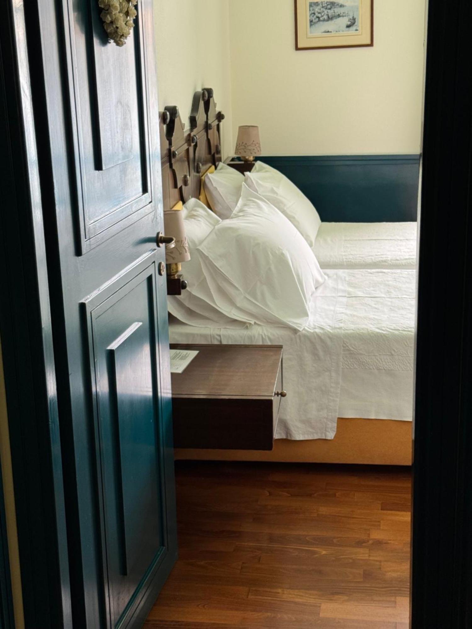 Hotel Aliki Szími Kültér fotó